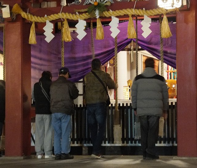 篠崎八幡宮　初詣でに訪れた人々